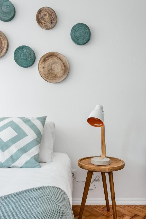 Stroll To Coffee Shops Near A Renovated Hillside Apartment In Graca ลิสบอน ภายนอก รูปภาพ