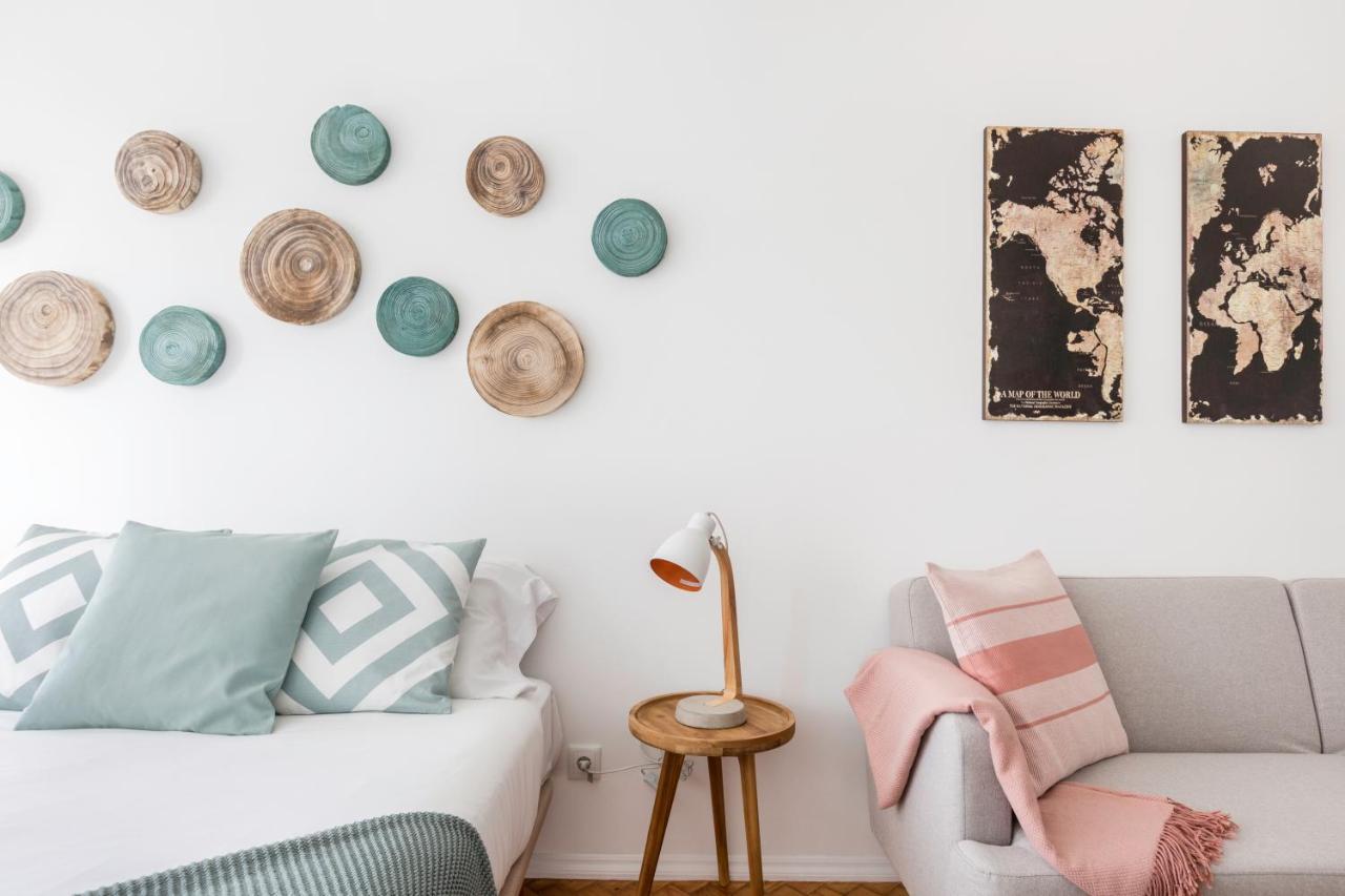 Stroll To Coffee Shops Near A Renovated Hillside Apartment In Graca ลิสบอน ภายนอก รูปภาพ
